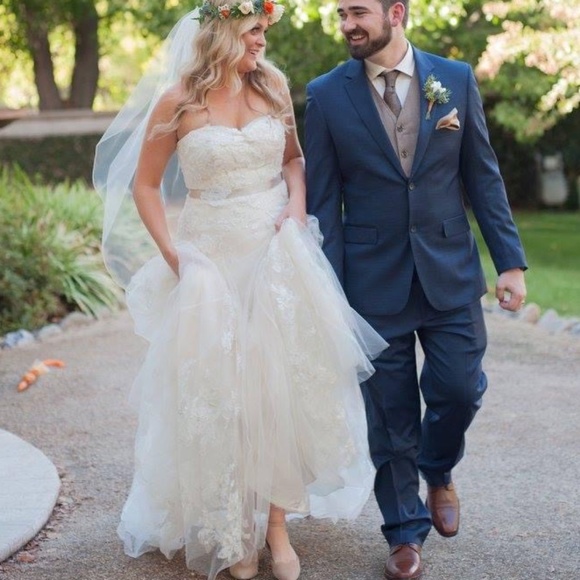 Flowy Lace Melissa Sweet Wedding Dress - Picture 2 of 12